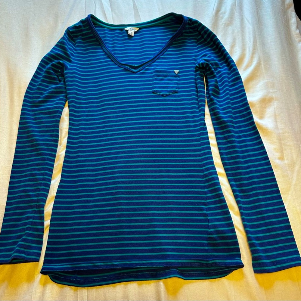 Guess long sleeve blue & teal stripe v-neck shirt with breast pocket. Size S